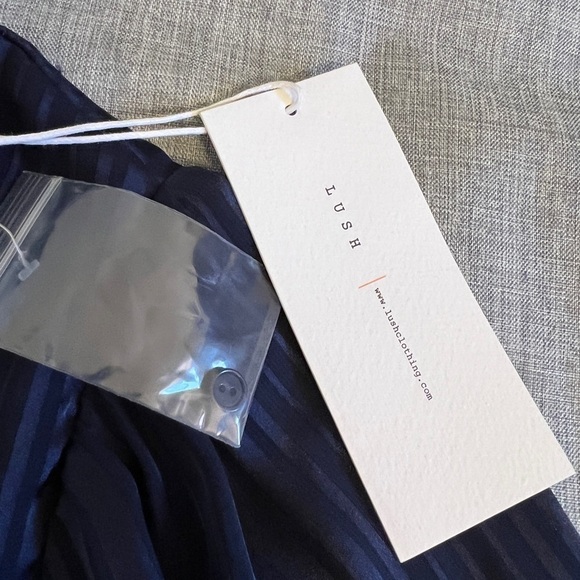 Lush Deep V Mock Neck Striped Peplum Long Balloon Sleeve Wrap Top Navy - Picture 10 of 11